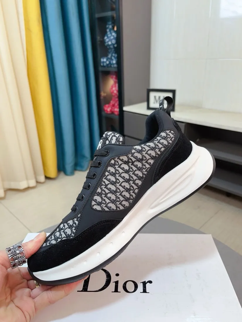 Men's men's shoes 💰440🌹🌹【Dior】Best-selling official website world premiere🔝High-end men's shoes brand official website latest series: The upper is made of imported cowhide with specially designed fabrics➕Mesh breathable lining. Make walking more convenient and comfortable! Compared with the official quality, Midea’s 1:1 replica. Create a fashionable personality to set off your uniqueness! A must-have for trendy men! Classic style. Men's sizes: 38-44.